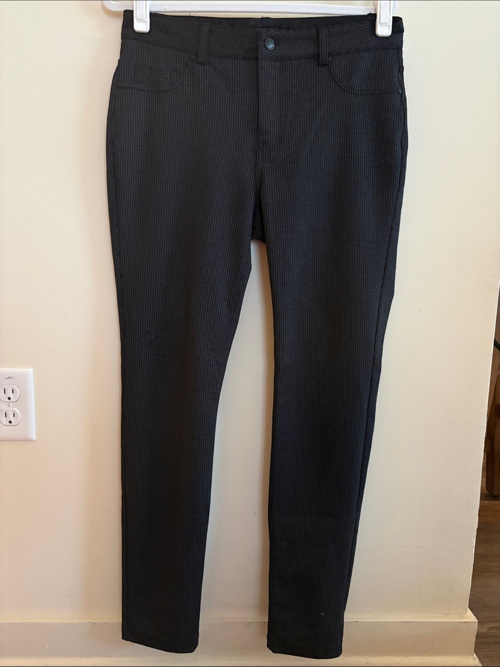 DKNY Jeans women’s ponte/stretch pants black gray mini-houndstooth pants Small